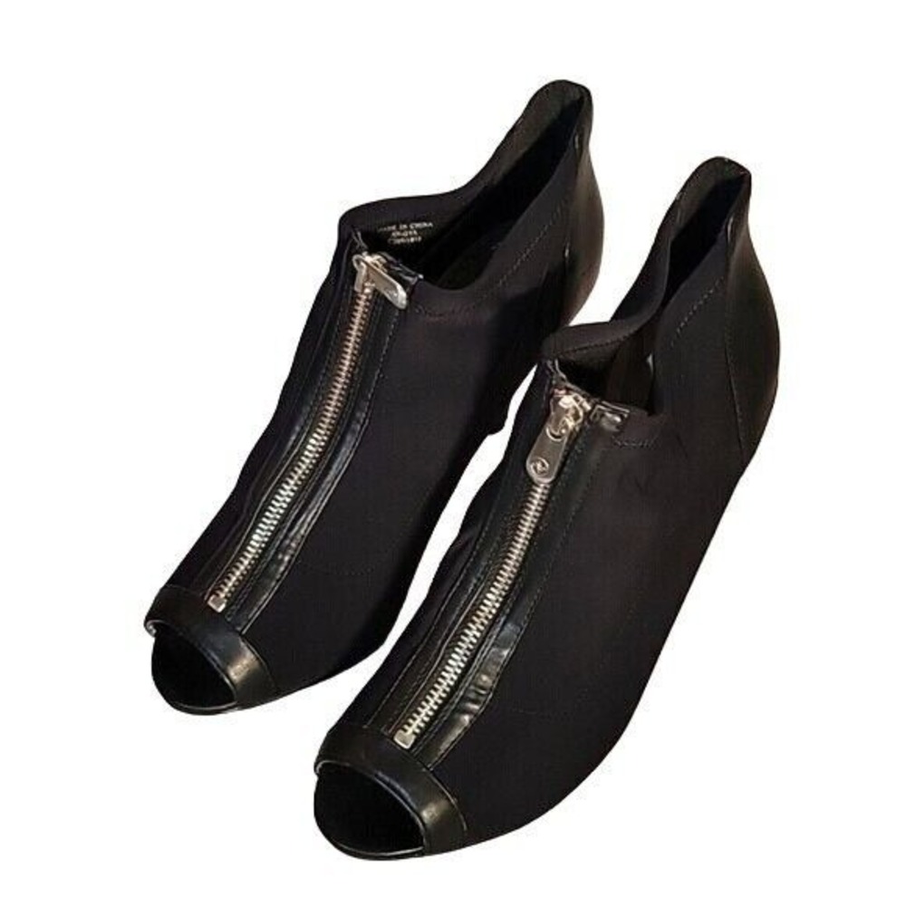 ADRIENNE VITTADINI Sexy Black zippered Front Open Toe Stilleto Heeled Shoe 9M